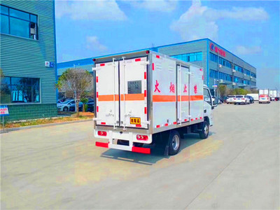 危化品运输车选购指南 从丁烷运输车到新款车型全解析