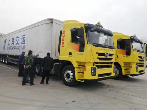 护航危化品运输，红岩危化品运输车大批交付上海交运全程可靠保障